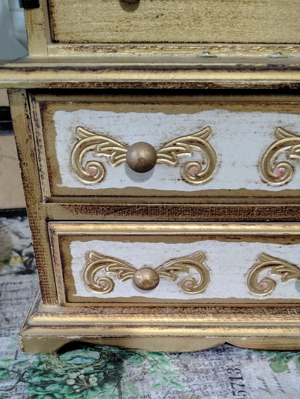 Distressed Florentine Gold & White 5-Drawer Decorative Jewelry Chest Music Box